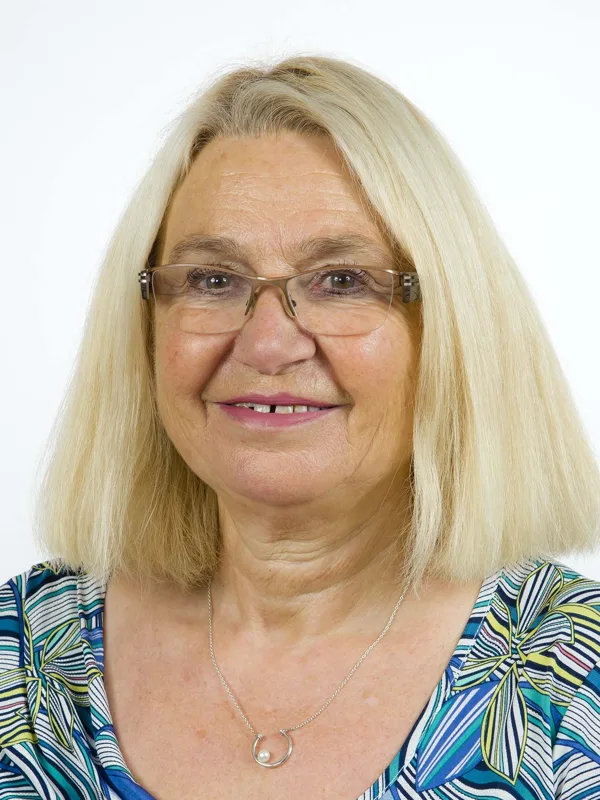 6.Chantal Potier