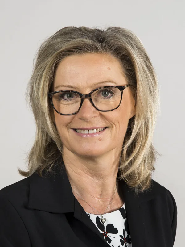 28.Sylvie Gest 